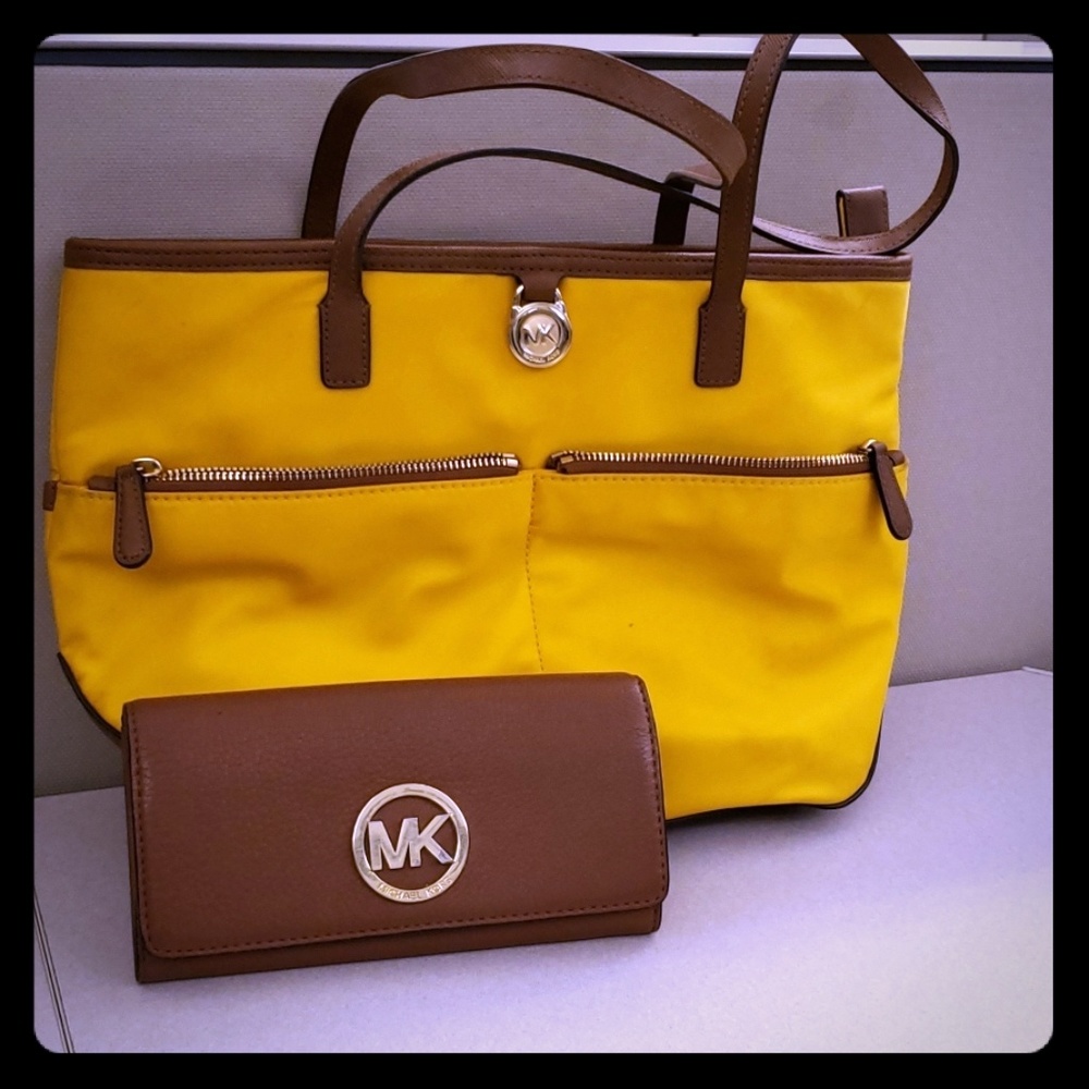 Michael Kors Kempton Tote & Wallet